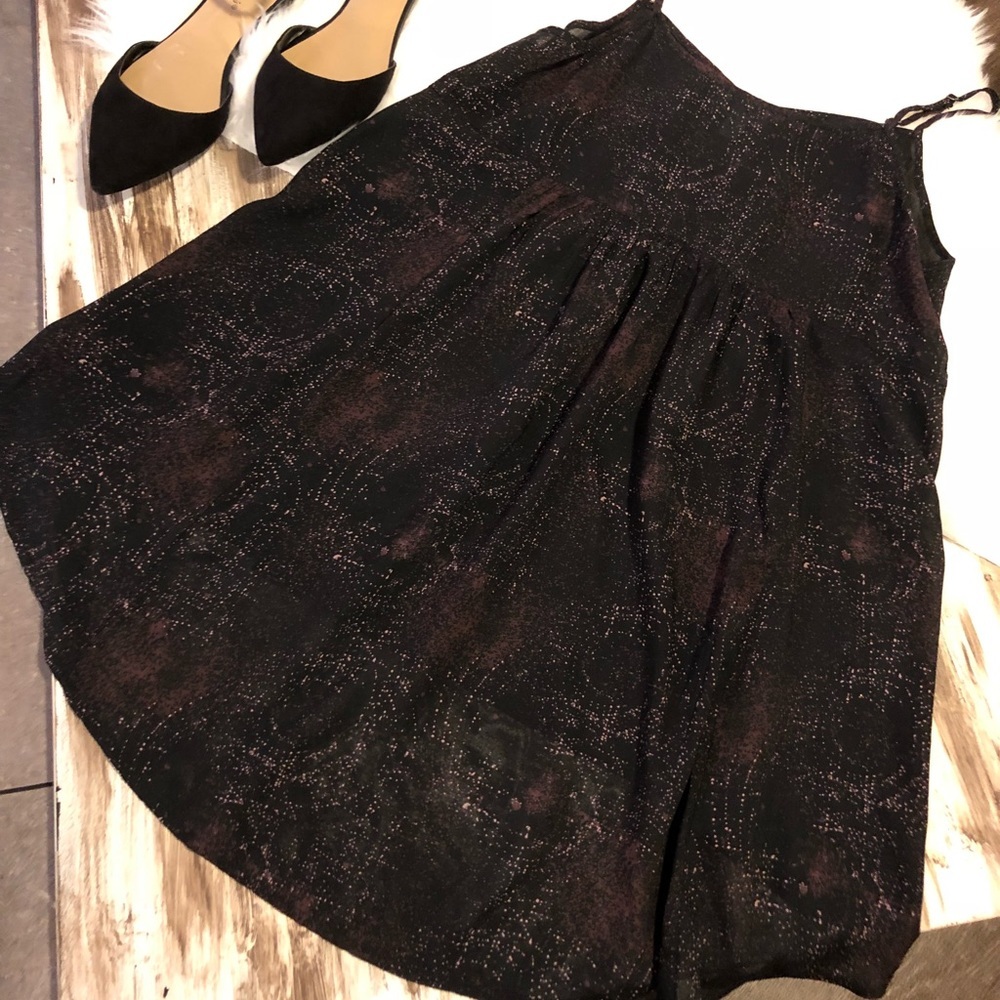 2[Sun & Shadow] Asymmetrical black cami. - Picture 2 of 6